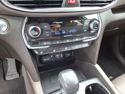 Used 2020 Hyundai Santa Fe Limited image 21