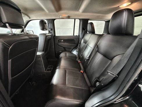 Used 2012 Jeep Liberty Sport image 23