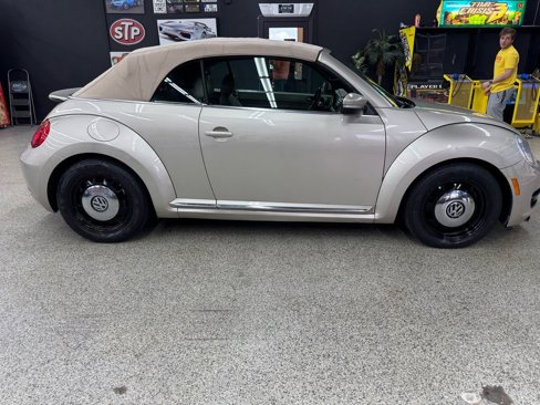 Used 2013 Volkswagen Beetle 2.5 image 6