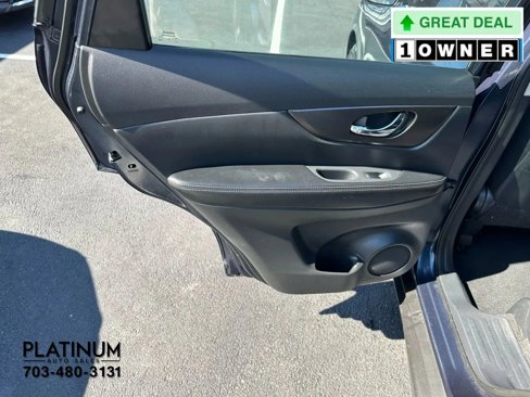 Used 2015 Nissan Rogue S image 19