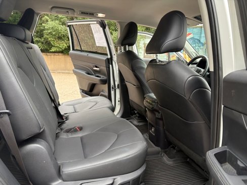 Used 2024 Toyota Grand Highlander Limited image 13