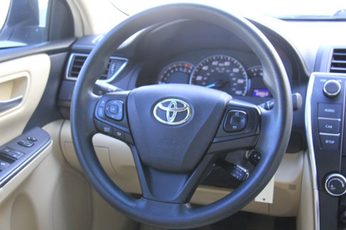 Used 2015 Toyota Camry LE image 11