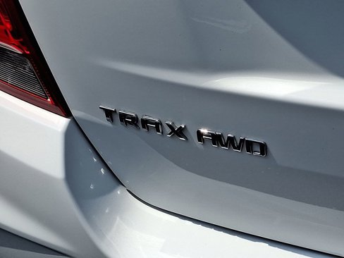 Certified 2022 Chevrolet Trax LT w/ LT Convenience Package image 30