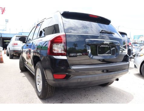 Used 2016 Jeep Compass Latitude image 5