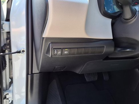 Used 2025 Toyota Corolla LE image 18