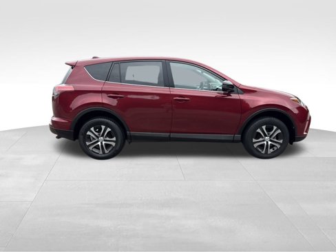 Used 2018 Toyota RAV4 LE w/ All Weather Liner Package image 7