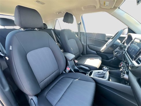 New 2025 Hyundai Venue SE image 25