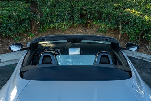 Used 2023 Aston Martin V8 Vantage Roadster image 9