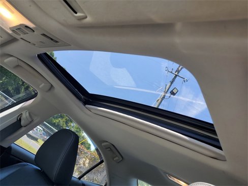Used 2016 Lexus IS 200t image 21
