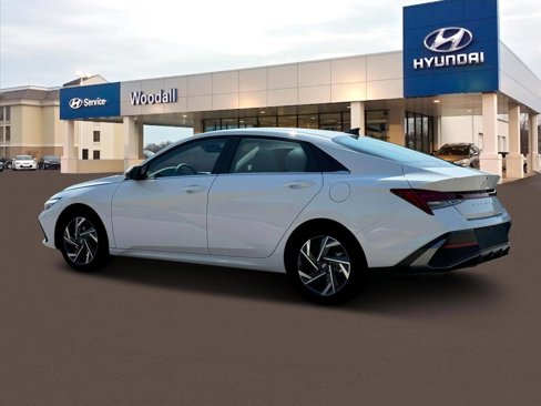 New 2025 Hyundai Elantra Limited image 4