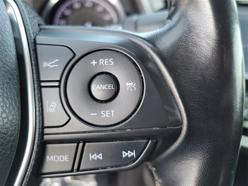 Used 2019 Toyota Camry L image 8