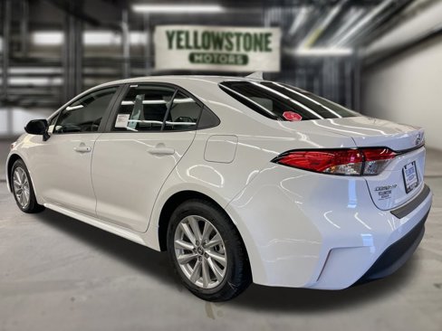 New 2025 Toyota Corolla LE image 2