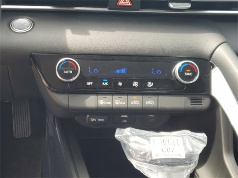 New 2025 Hyundai Elantra Blue image 25