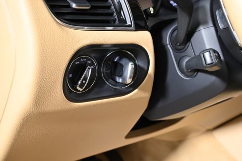 Used 2015 Porsche Macan S image 23