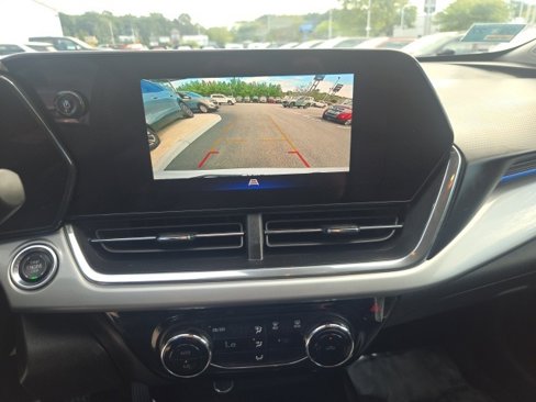 Used 2024 Chevrolet Trax LT image 19