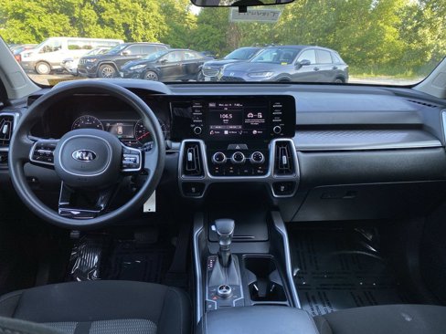 Used 2021 Kia Sorento LX image 5
