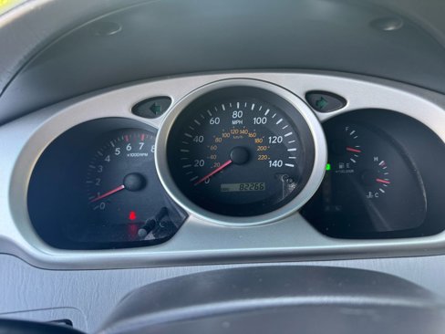 Used 2005 Toyota Highlander V6 image 32