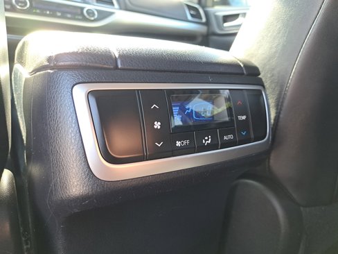 Used 2015 Toyota Highlander XLE image 12