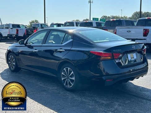 Used 2024 Nissan Altima 2.5 S image 6