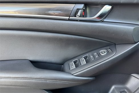 Used 2019 Honda Accord Sport image 10