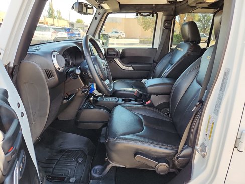 Used 2015 Jeep Wrangler Unlimited Sahara w/ Connectivity Group image 11