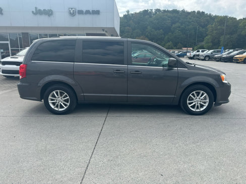 Used 2018 Dodge Grand Caravan SXT image 2