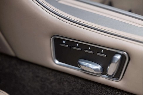 Used 2014 Aston Martin DB9 Volante image 32