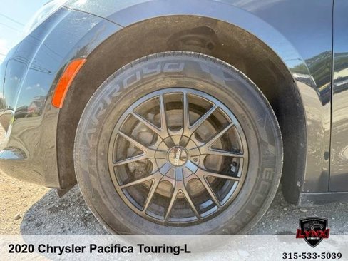 Used 2020 Chrysler Pacifica Touring-L image 49