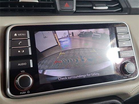 Used 2020 Nissan Versa SV image 4