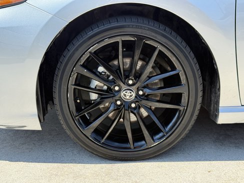 Used 2023 Toyota Camry XSE image 12