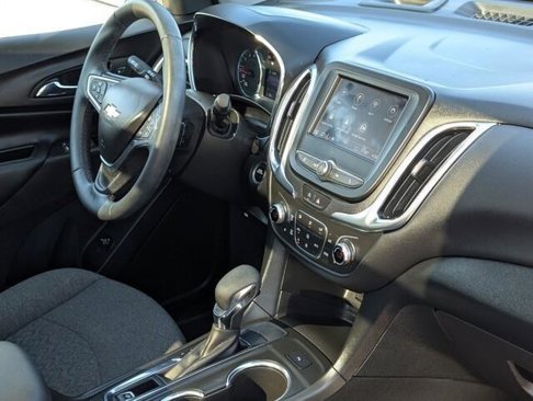 Used 2023 Chevrolet Equinox LT image 38