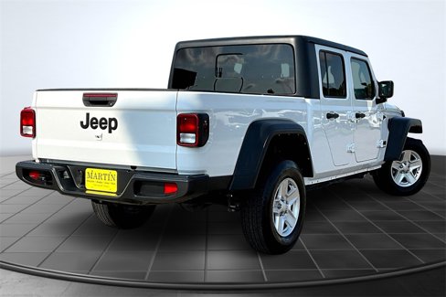 Used 2023 Jeep Gladiator Sport image 13