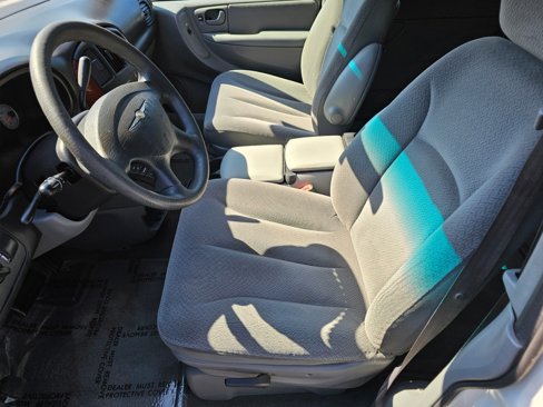 Used 2005 Chrysler Town & Country LX image 16