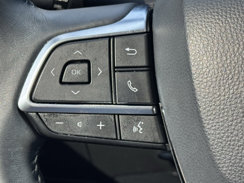 Used 2020 Toyota Highlander XLE image 16