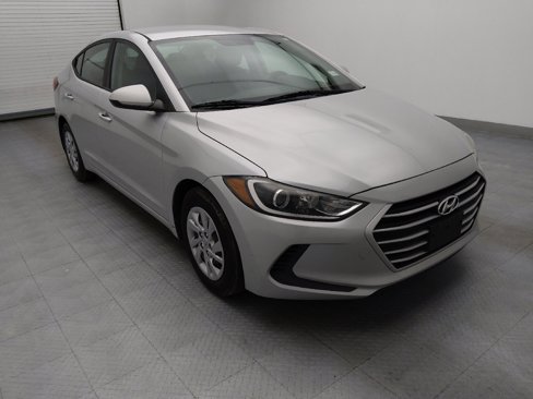 Used 2018 Hyundai Elantra SE w/ Cargo Package image 13