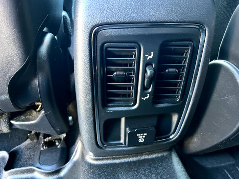 Used 2015 Jeep Grand Cherokee Altitude image 13