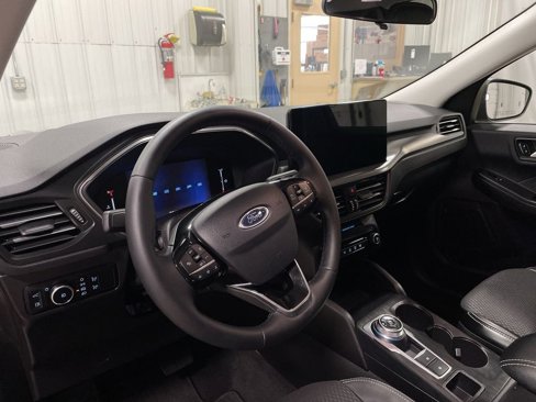 Used 2024 Ford Escape SE image 10