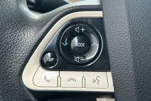 Used 2018 Toyota Prius One image 27