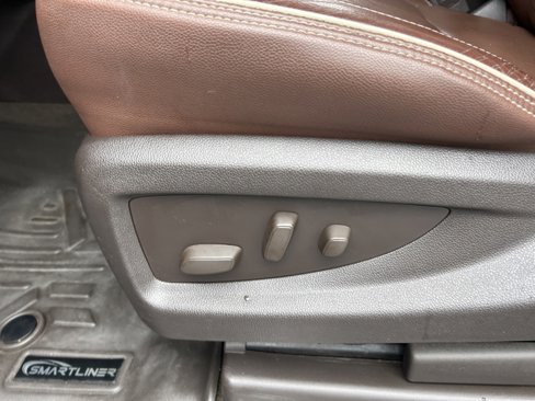 Used 2018 Chevrolet Silverado 1500 High Country image 46