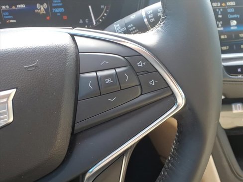 Used 2018 Cadillac XT5 FWD image 22