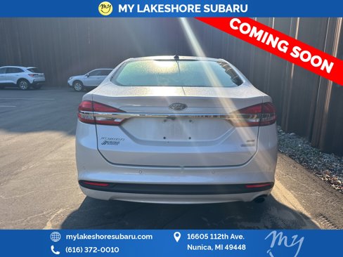 Used 2017 Ford Fusion SE w/ Fusion SE Technology Package image 6