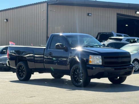 Used 2010 Chevrolet Silverado 1500 W/T image 4