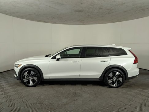 Used 2020 Volvo V60 T5 Cross Country w/ Protection Package Premier image 3