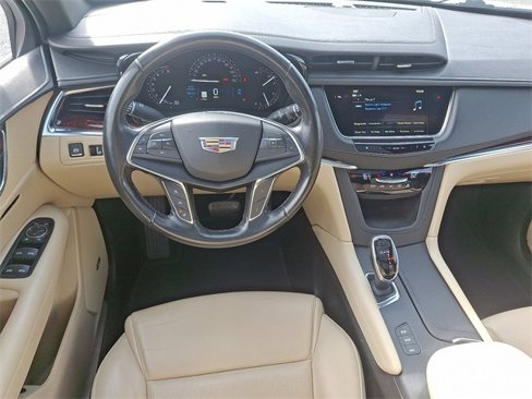 Used 2019 Cadillac XT5 Luxury image 11