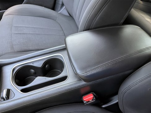 Used 2016 Chrysler 200 Limited image 18