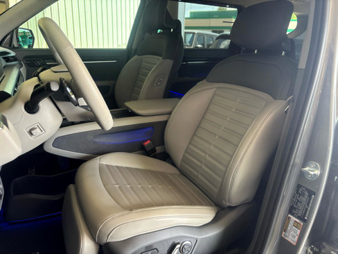 Used 2024 Kia EV9 Land image 14