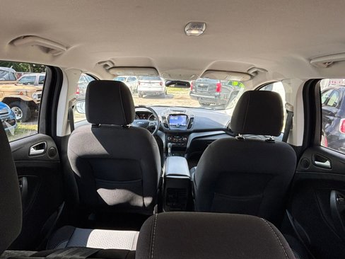 Used 2017 Ford Escape SE w/ Equipment Group 201A image 19