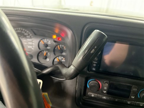 Used 2003 Chevrolet Avalanche 4x4 w/ Suspension Package, Off-Road image 15