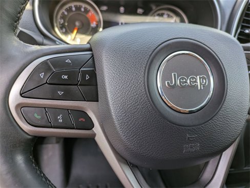 Used 2019 Jeep Cherokee Limited image 15