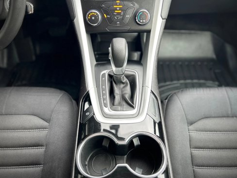 Used 2014 Ford Fusion SE image 12